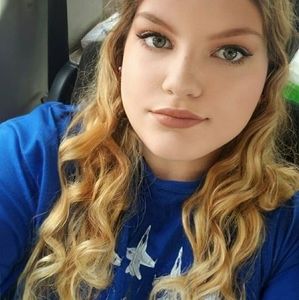 Meet your Posher, Holly